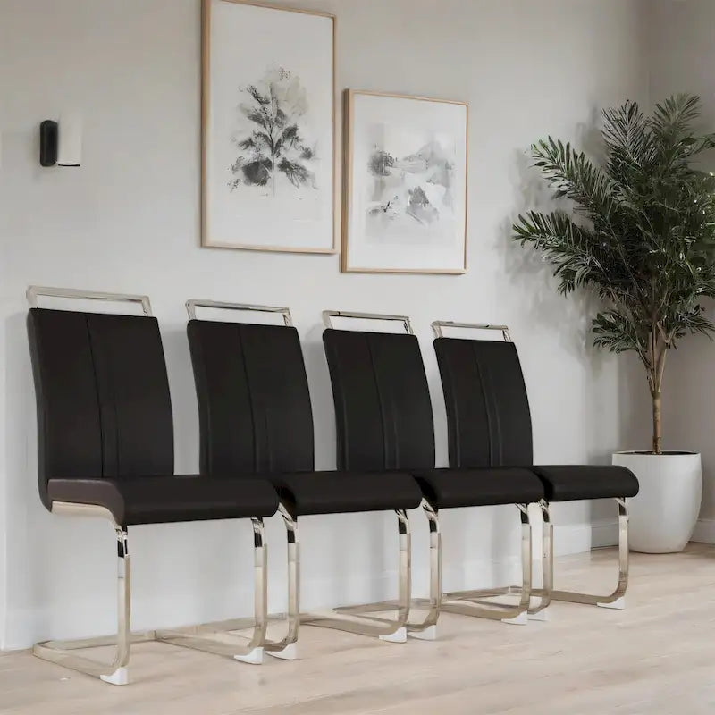 Chaise de salle à manger capitonnée à dossier haut en similicuir avec pieds en métal