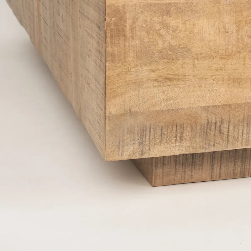 Table basse flottante carrée en bois massif Hayden
