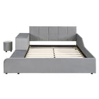 Lit capitonné au sol Mère et Enfant avec bureau de chevet et petit tabouret rond