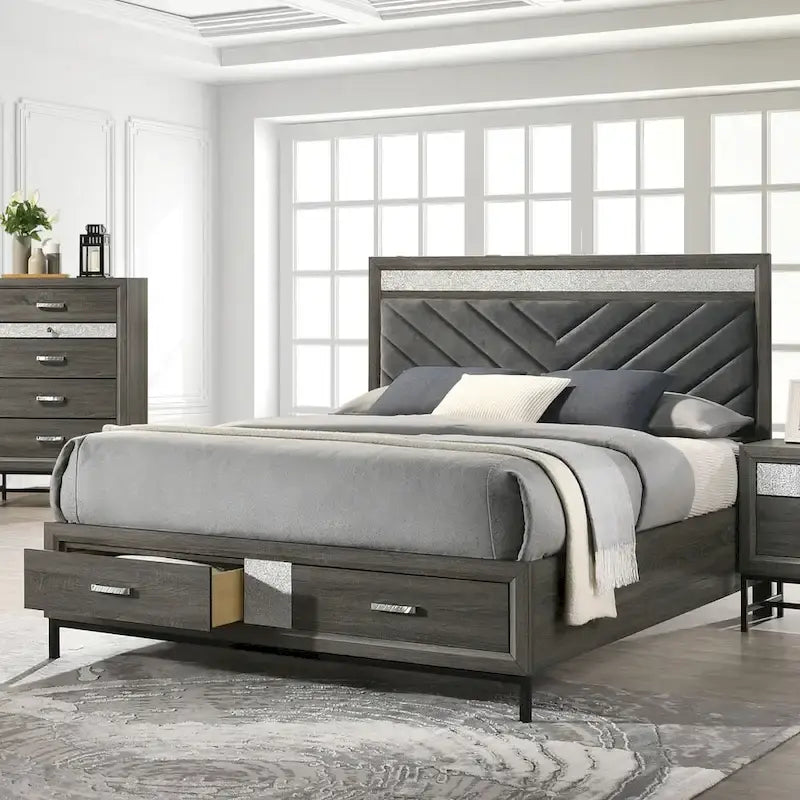 Lit plateforme Heinisk moderne gris avec rangements, tête de lit à chevrons et tiroirs au pied de lit